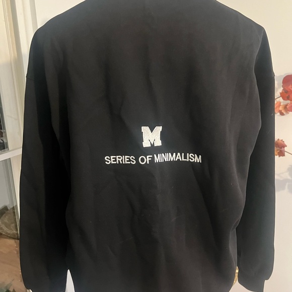 Brand new Minimalism Oversized Sweatshirt - Picture 3 of 4